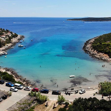 Apartments By The Sea Milna, Vis - 8913 Bagian luar foto